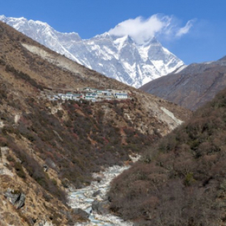 La fermeture de l'océan Néotéthys est à l'origine de chaînes de montagnes telles que l'Himalaya